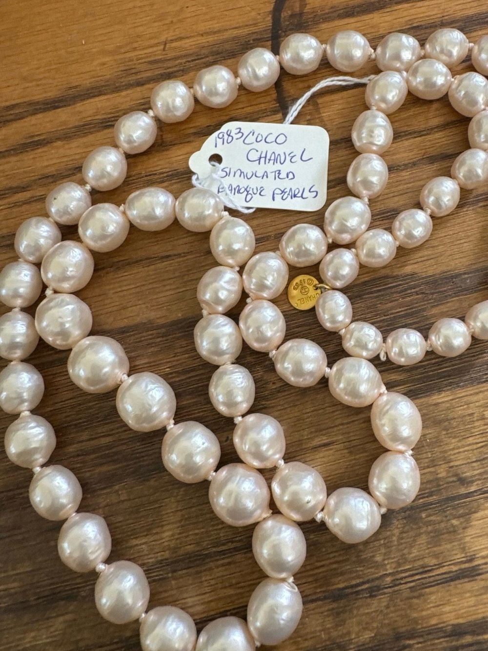 CHANEL Simulated Baroque Pearl Necklace in Pearl PURRFECTT 🔥😍